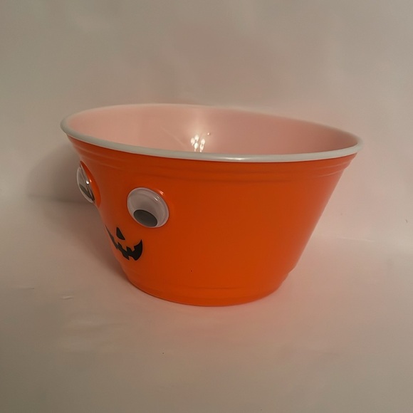 Googly Eyes plastic snack Bowl, new and reusable. Perfect for Halloween - Picture 13 of 17